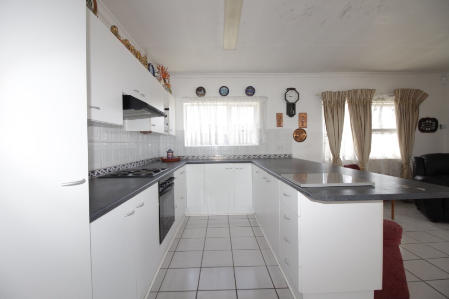 5 Bedroom Property for Sale in Wavecrest Eastern Cape